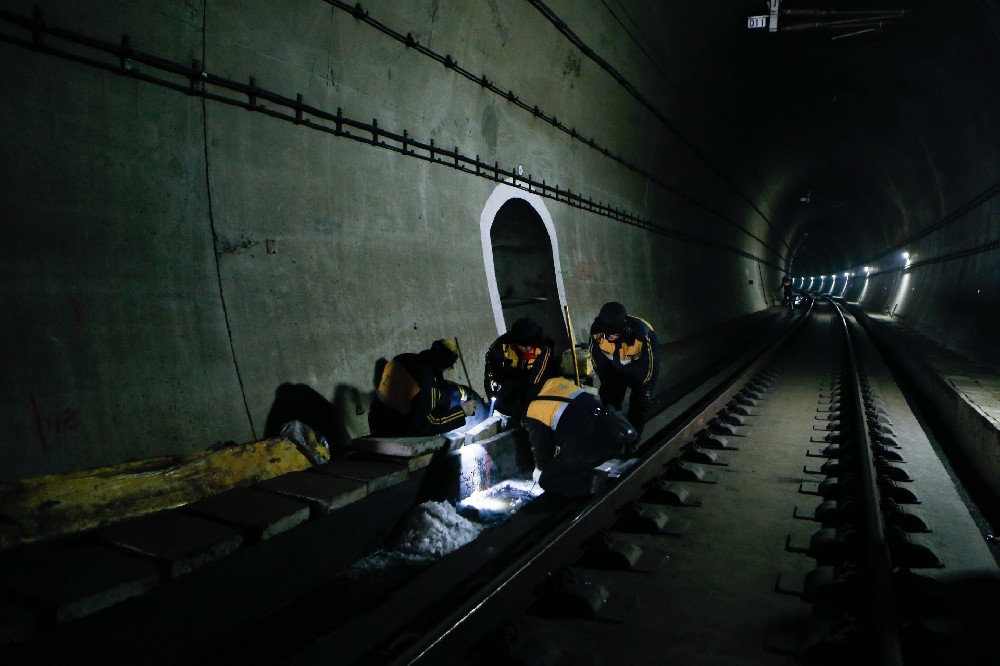 埇桥铁路运营隧道病害现状